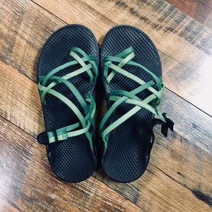 EUC CHACOS Green Zong X Ecotread Sandals!! 🌸